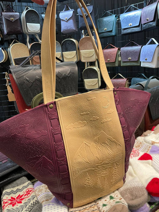 CAMELLIA ivory/purple