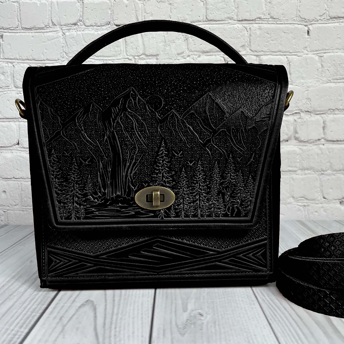 MONTIA black